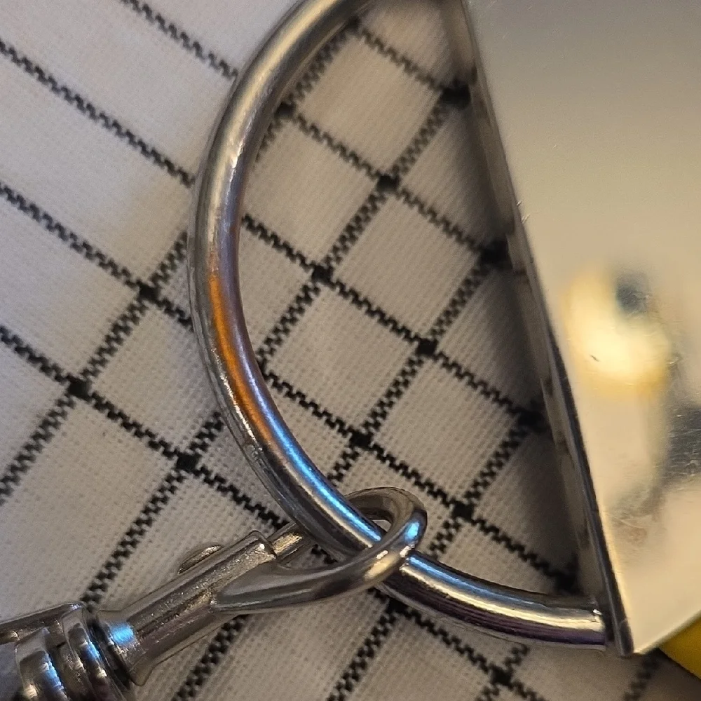 Chic Yellow Wristlet with Silver Accent - Picture 4 of 4